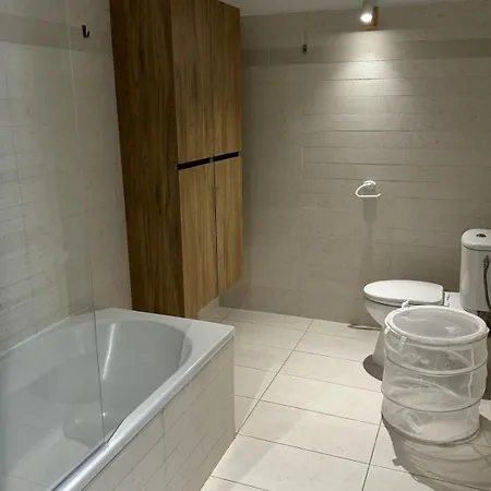 Lägenhet Porte De Monaco, Duplex Avec Terrasse Et Parking *
